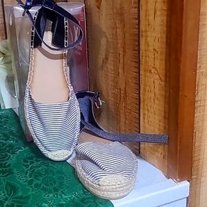 Used Old Navy espadrille sandals